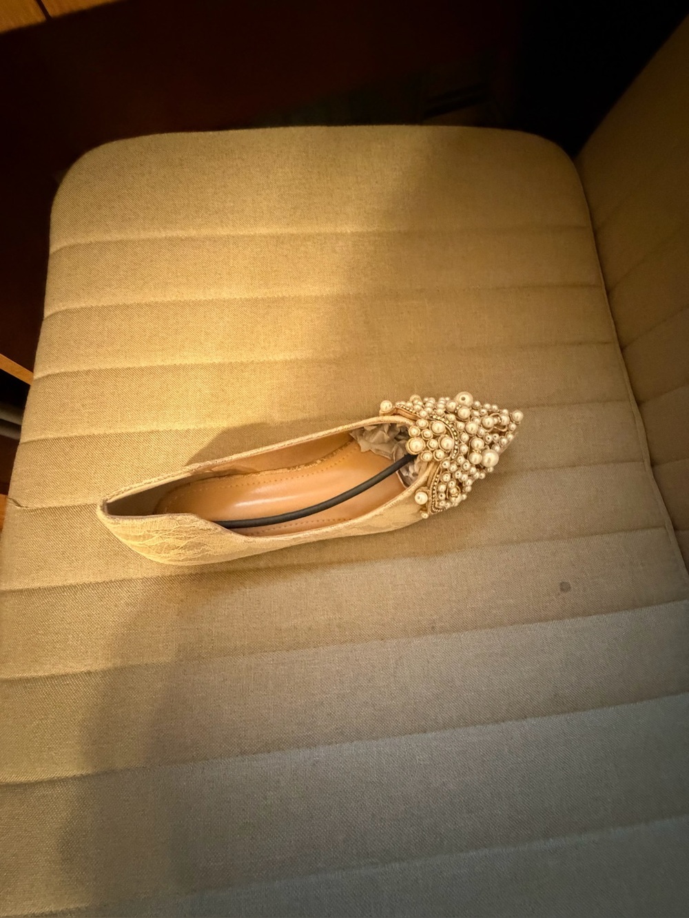 Elegant Pearl-Embellished Women's Pointed Flat - Beige